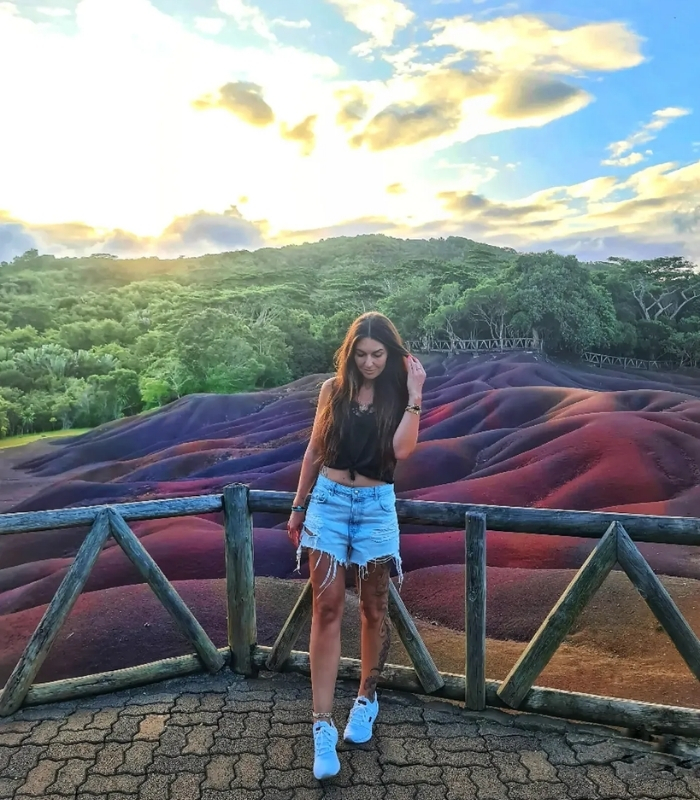 Vùng đất 7 màu chamarel. Ảnh: foxi_sunshine