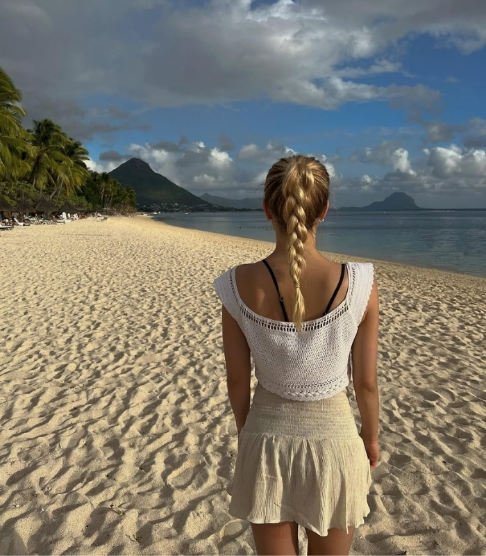Bãi biển Le Morne. Ảnh: alexisplank