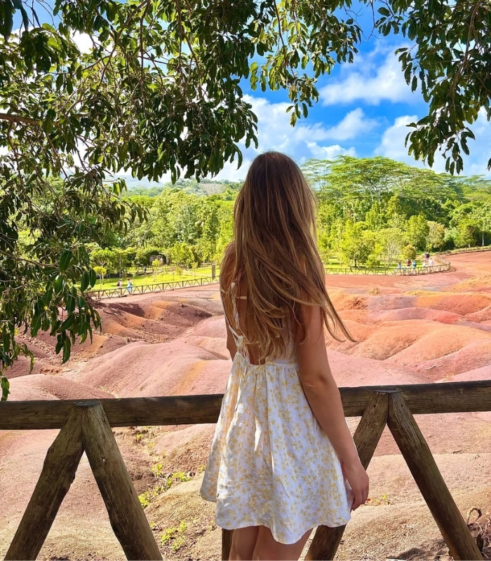 Điều đặc biệt chỉ có tại vùng đất 7 màu Chamarel. Ảnh: chloelizon