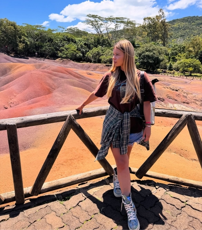 Trải nghiệm hấp dẫn tại vùng đất 7 màu Chamarel. Ảnh: rada_traveling