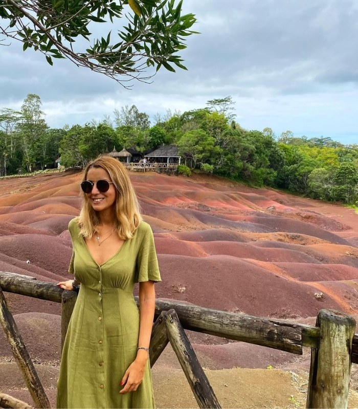 Màu sắc đất thay đổi theo ánh sáng. Ảnh: the_travel_in_pink