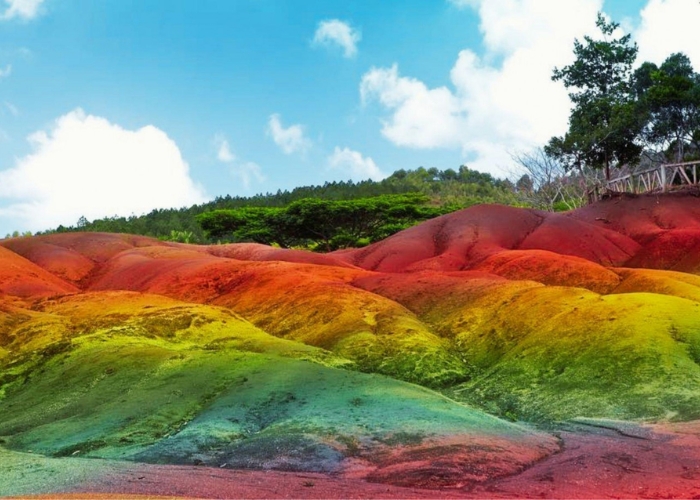 vùng đất 7 màu chamarel