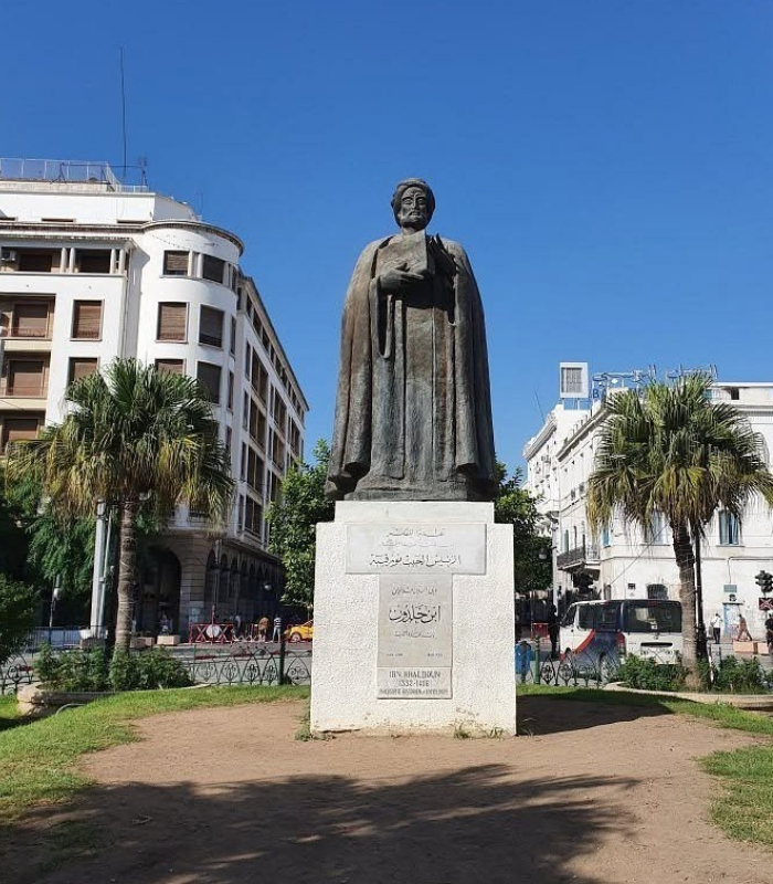 Tượng Ibn Khaldoun. Ảnh: toniali037