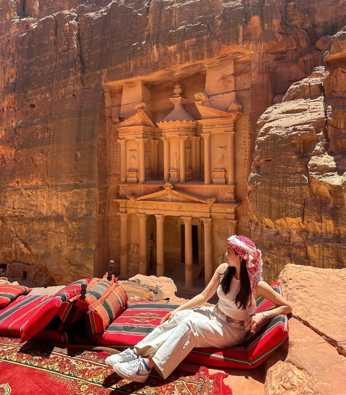 Ngắm Petra từ các điểm cao. Ảnh: tannaraa