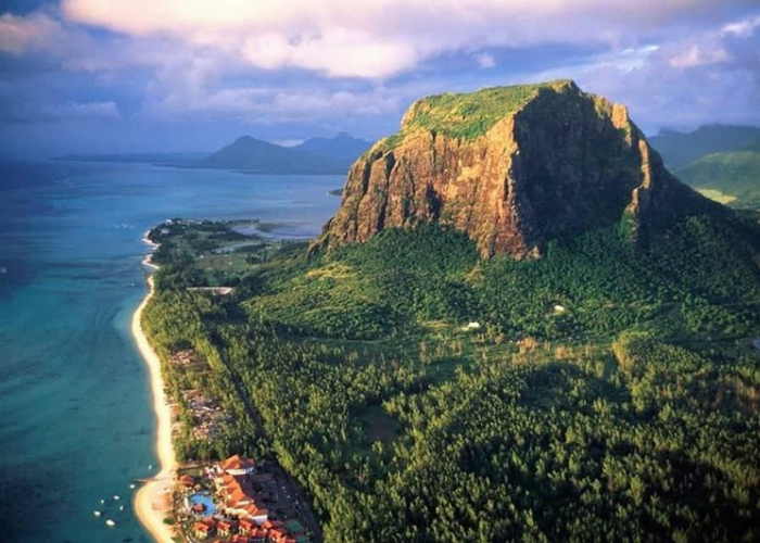 Núi Le Morne Brabant